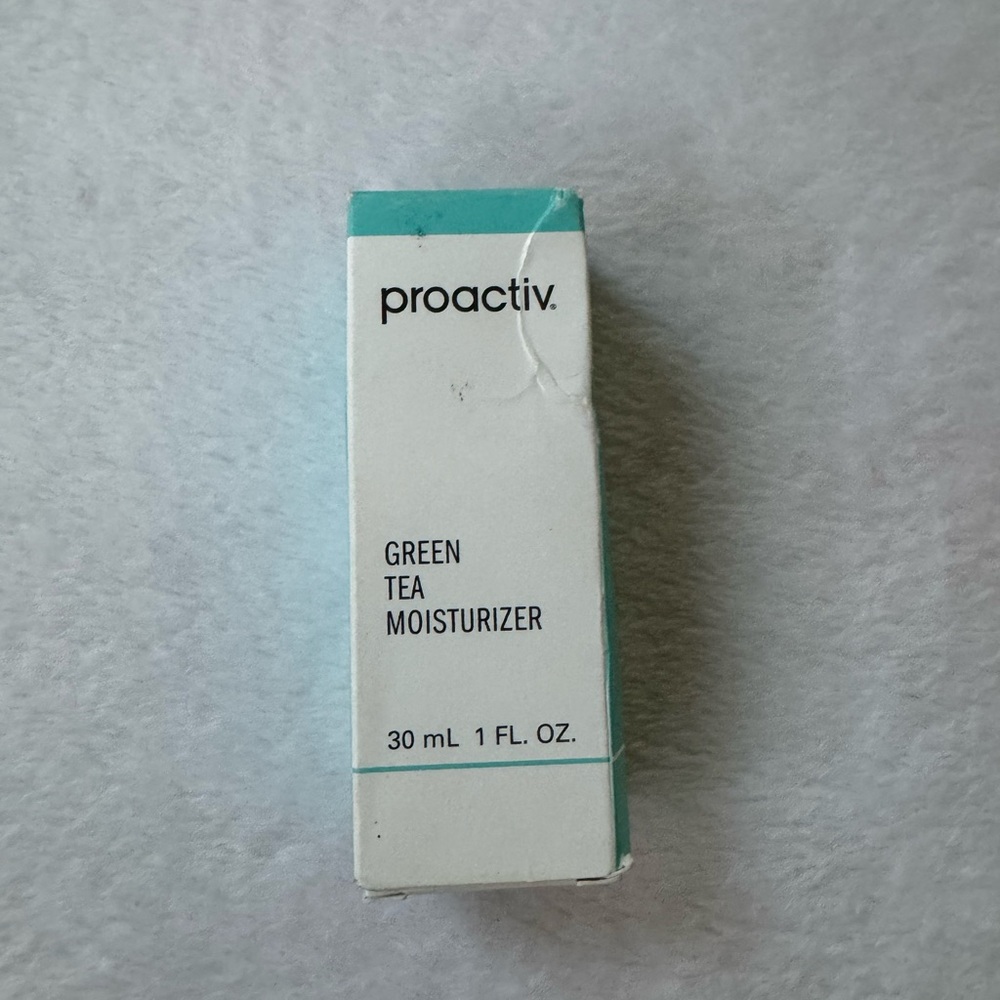 Proactiv Green Tea Moisturizer - White and Teal
